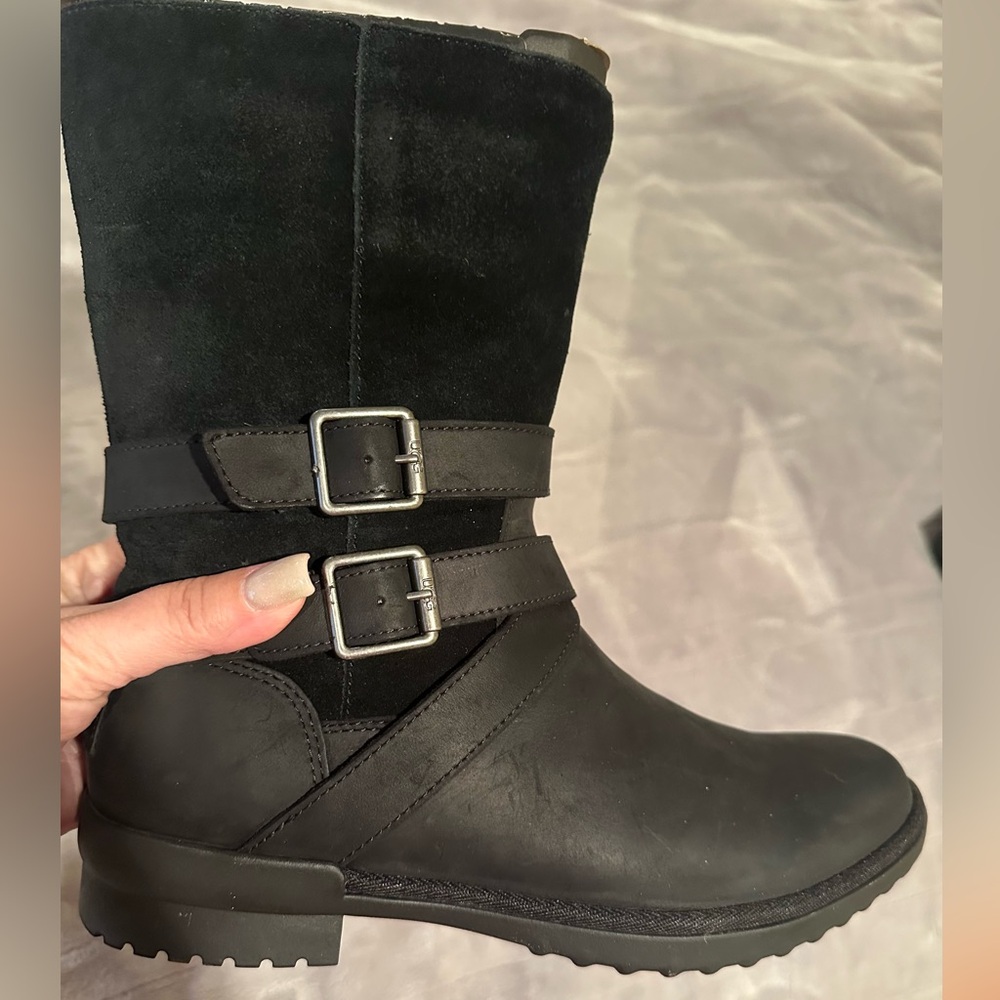 UGG Lorna Waterproof Bootie Black Suede Leather size 9 - NEW IN BOX never worn - Picture 12 of 16
